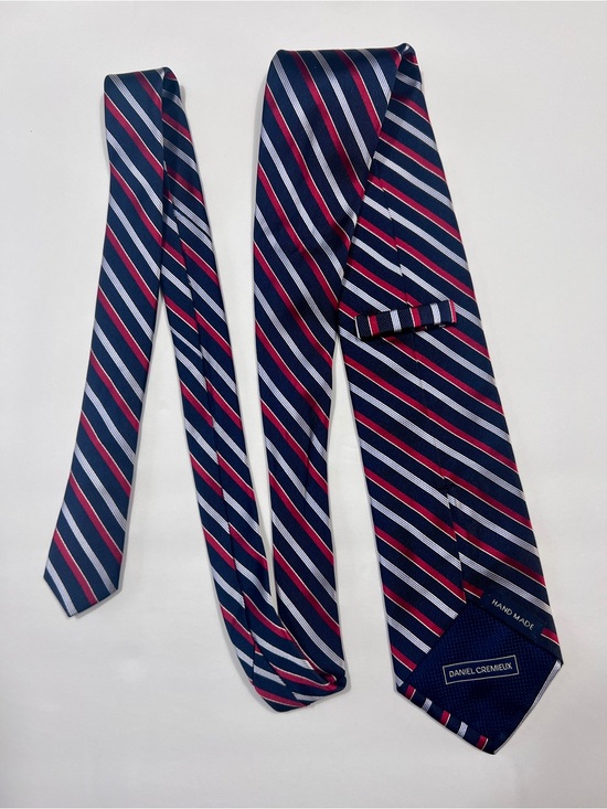 Daniel Cremieux Other - Daniel Cremieux Silk Tie Navy Red Stripe Approx 61" Long